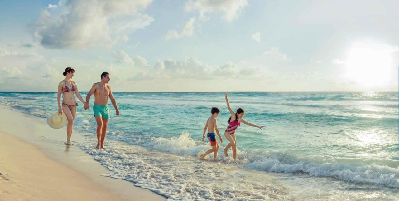 Beachfront Getaway Condo Cancun Bagian luar foto