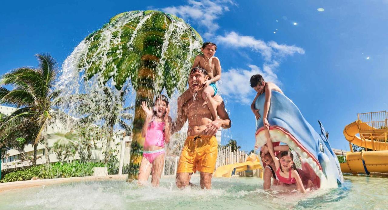 Beachfront Getaway Condo Cancun Bagian luar foto