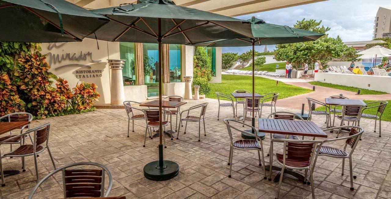 Beachfront Getaway Condo Cancun Bagian luar foto