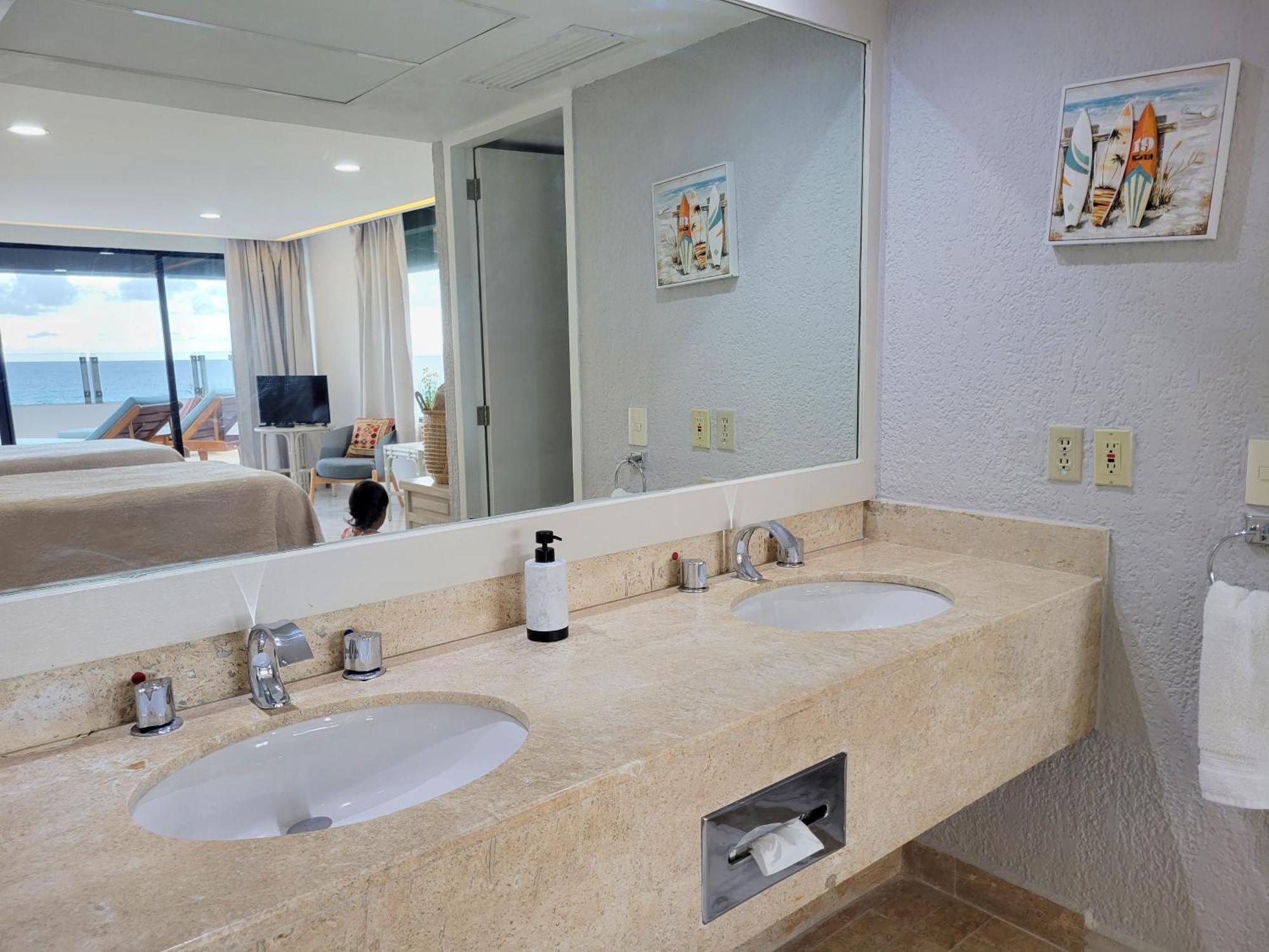 Beachfront Getaway Condo Cancun Bagian luar foto