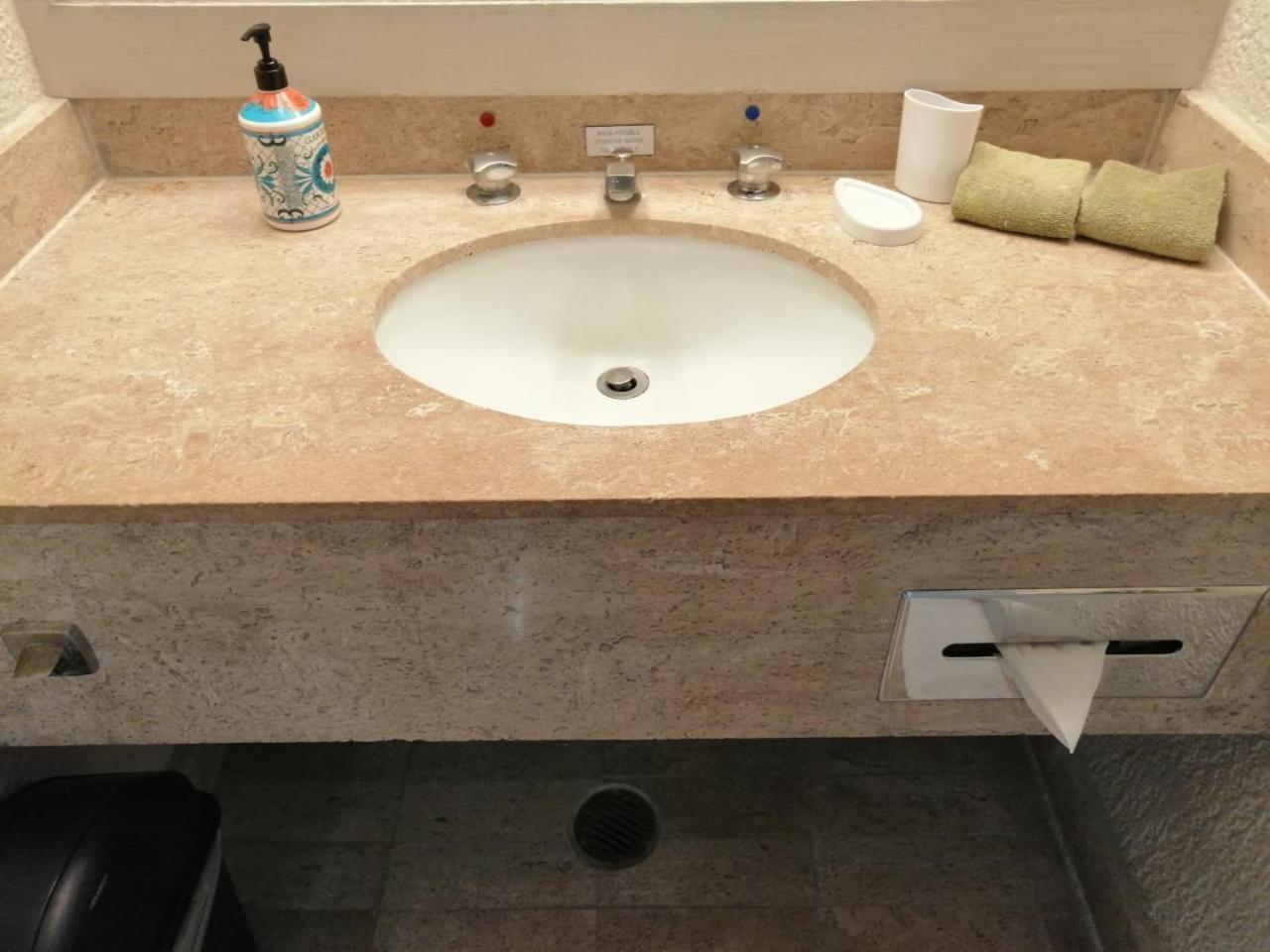 Beachfront Getaway Condo Cancun Ruang foto