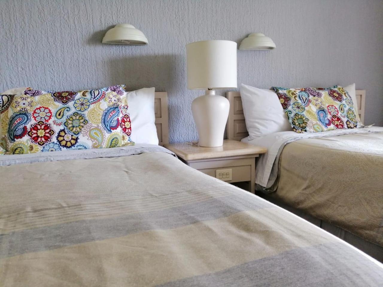 Beachfront Getaway Condo Cancun Ruang foto
