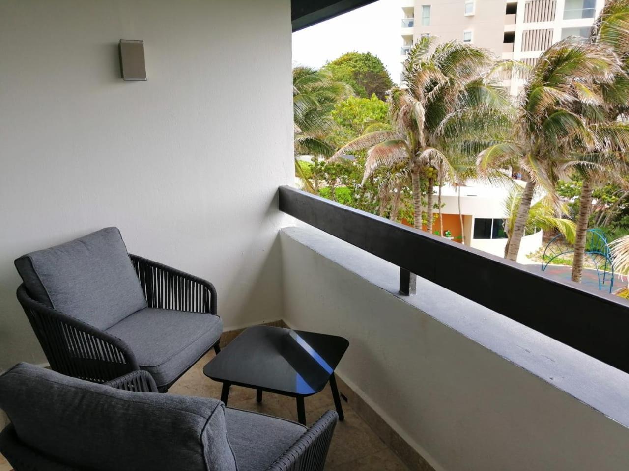 Beachfront Getaway Condo Cancun Ruang foto