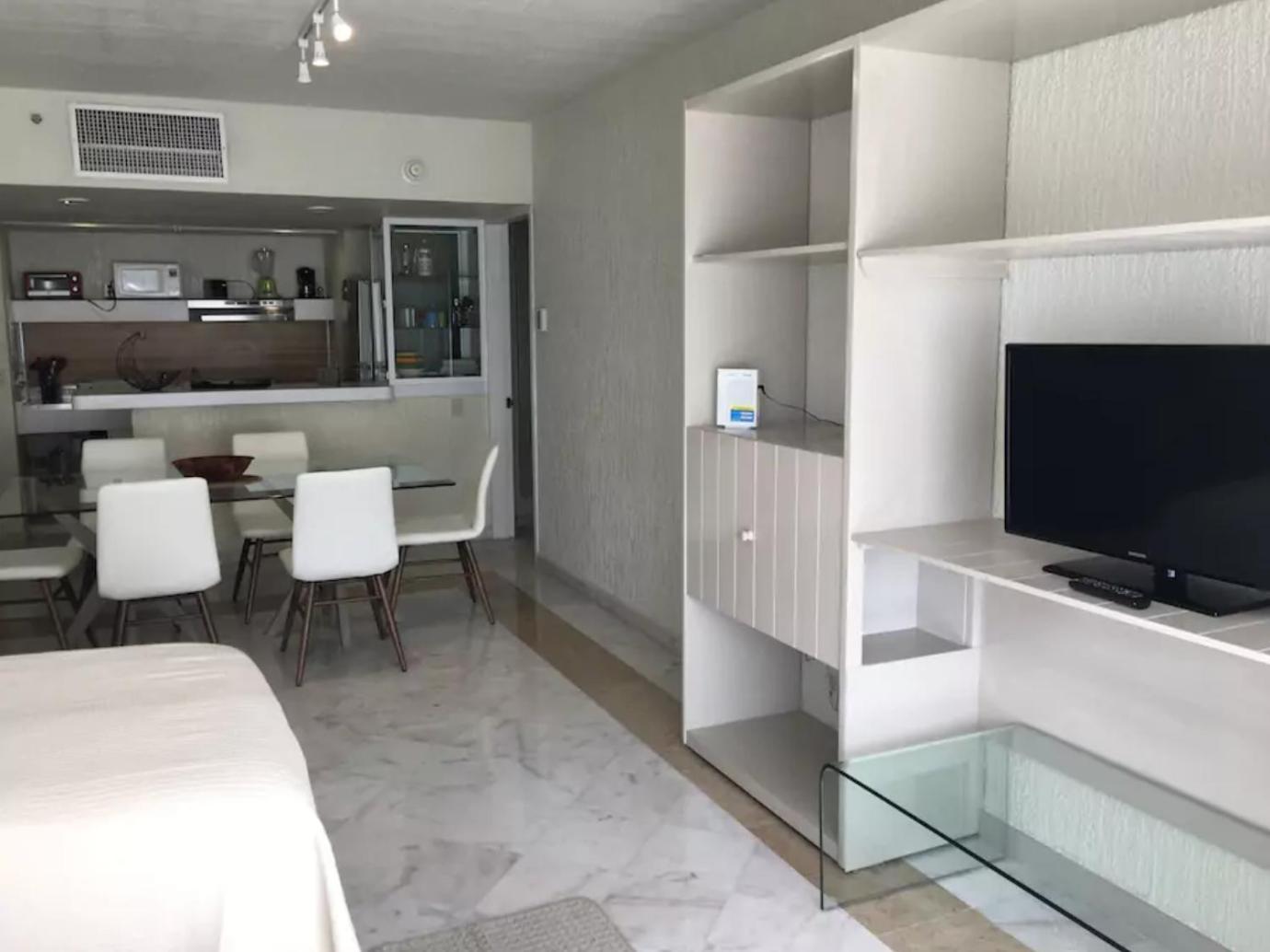 Beachfront Getaway Condo Cancun Ruang foto